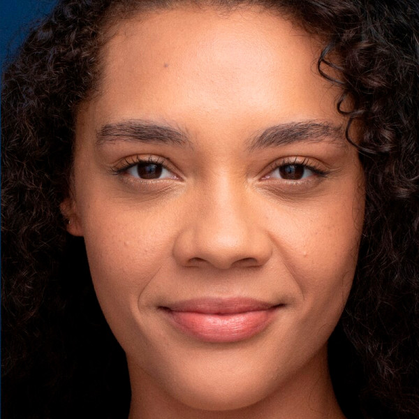 double-wear-stay-in-place-matte-langanhaltende-make-up-grundlage