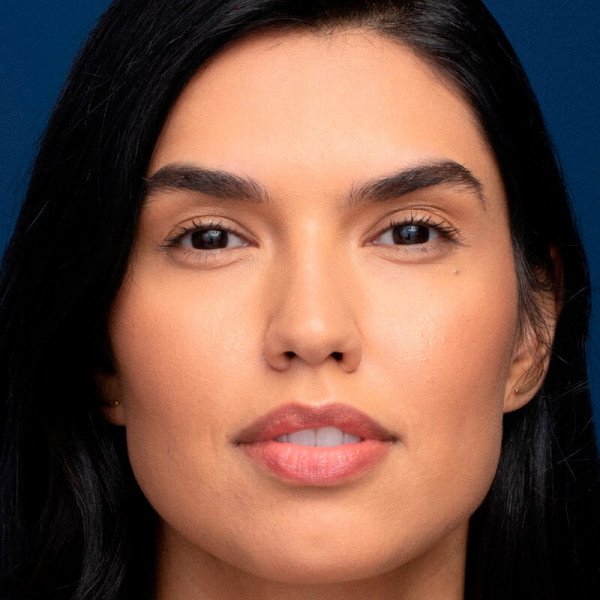 double-wear-stay-in-place-matte-base-trucco-a-lunga-tenuta