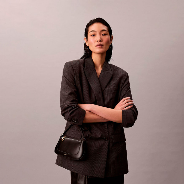 long-shoulder-bag-with-zipper