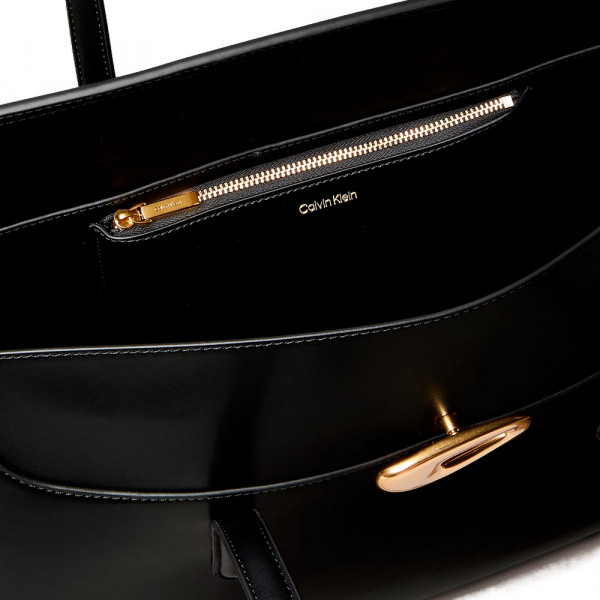 bolso-tote-con-solapa-superior