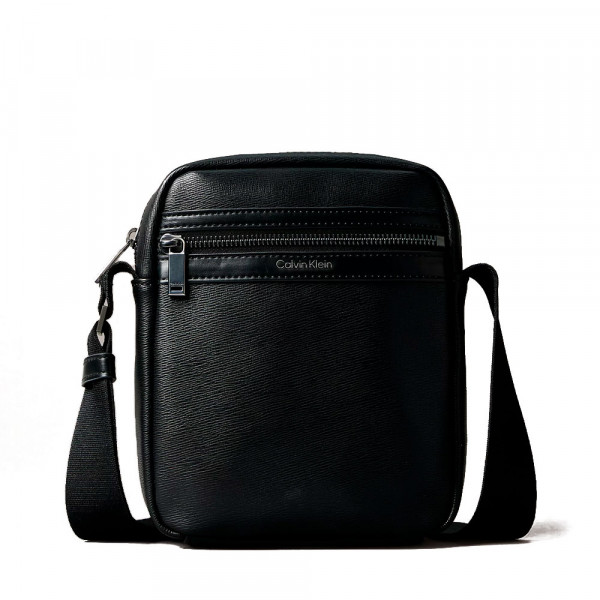 textured-zippered-reporter-bag