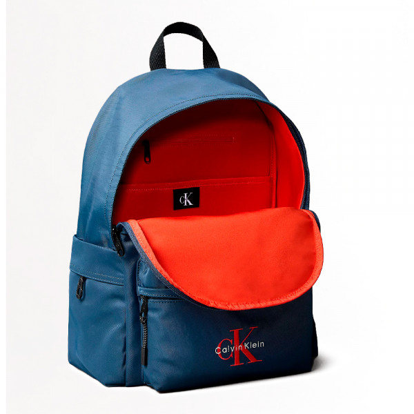 zaino-in-nylon-con-logo-monogramma