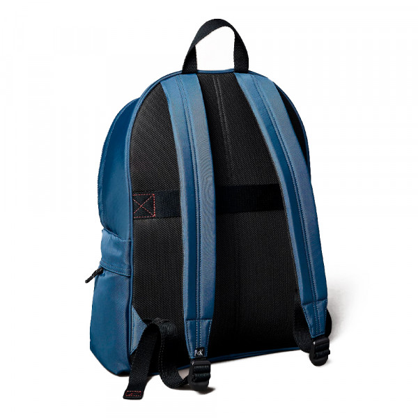 sac-a-dos-en-nylon-avec-logo-monogramme