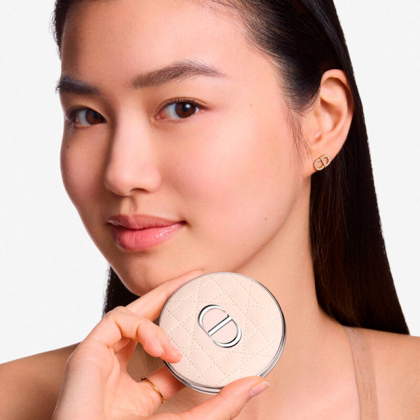 blurring-setting-powder-transparante-glanzende-finish