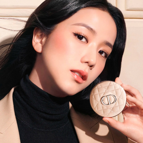 blurring-setting-powder-gennemsigtig-lysende-finish