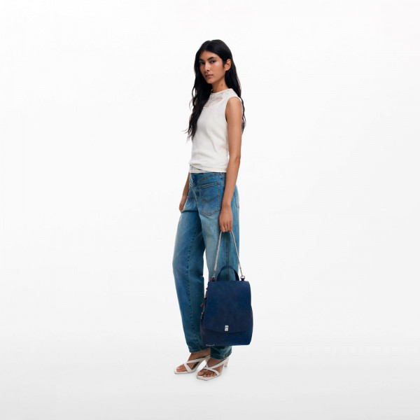 mochila-solapa-grabados-pequena