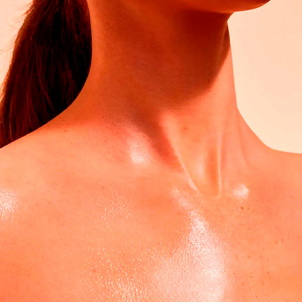 brume-solaire-high-protection-beautifying-body-solar-mist-spf-50