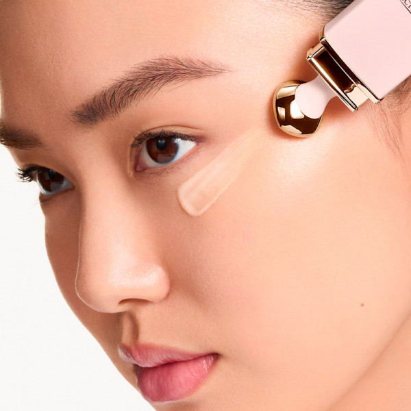 dior-prestige-le-micro-serum-de-rose-yeux-activated-serum-contour-des-yeux-regenerant-exceptionnel-aux-micronutriments