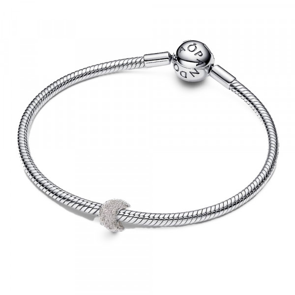 charm-mini-horseshoe-texture-794056c00
