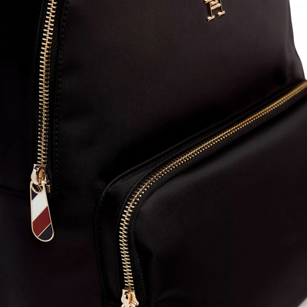 mochila-con-insignia-th-emblem-s