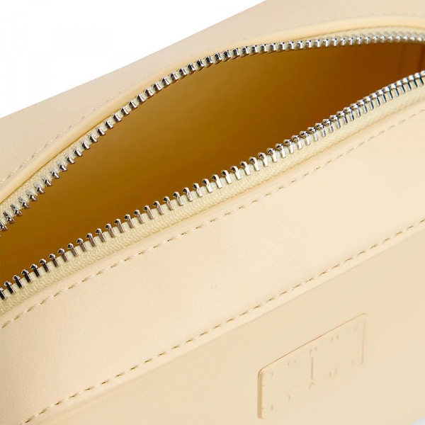 borsa-a-tracolla-per-fotocamera-essenziale
