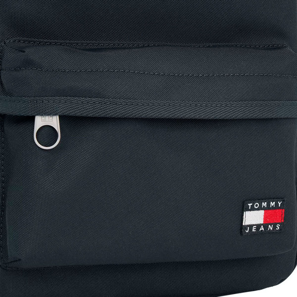 zaino-essential-con-toppa-con-logo