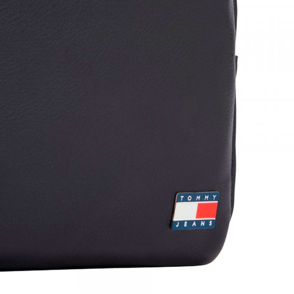 heritage-makeup-bag-with-badge