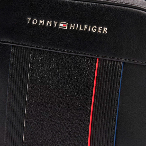 bolsa-reporter-com-mix-de-texturas