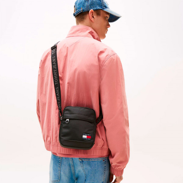bolsa-transversal-essencial-para-o-dia-a-dia
