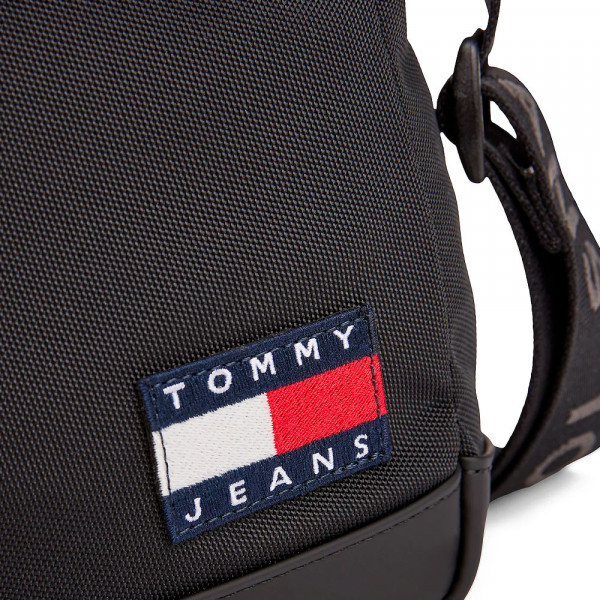 essential-daily-crossbody-bag