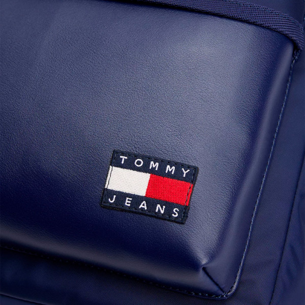 mochila-essential-curva