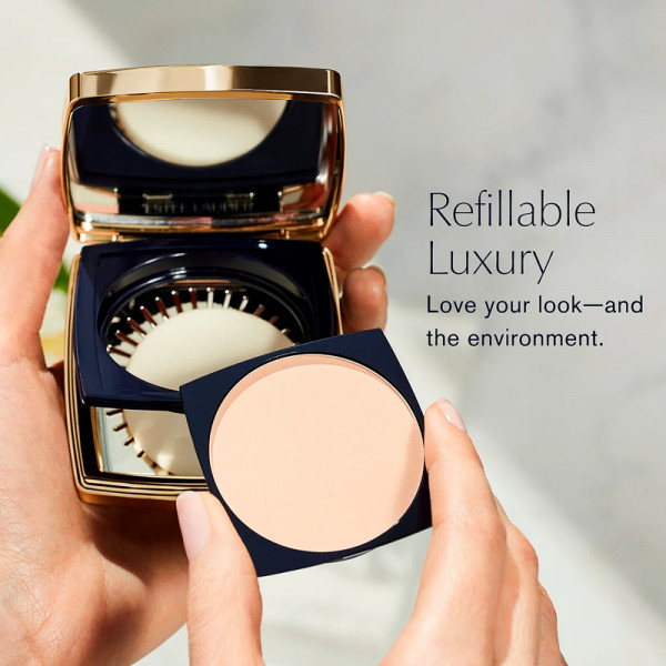 double-wear-stay-in-place-matte-powder-foundation-langvarig-makeupbas