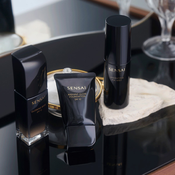 radiant-glow-foundation-spf10-make-up-basis