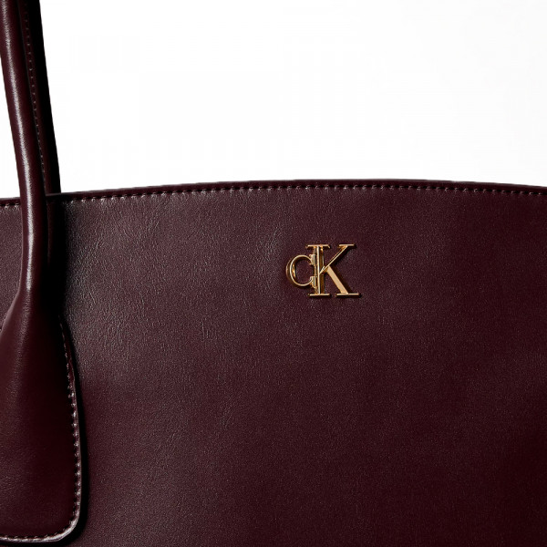 bolso-tote-con-herraje-con-logo-monograma