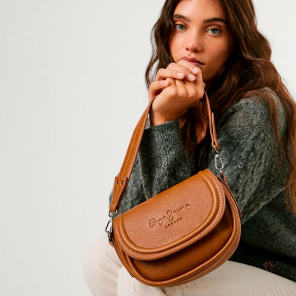 bolsa-de-couro-sintetico-com-aba