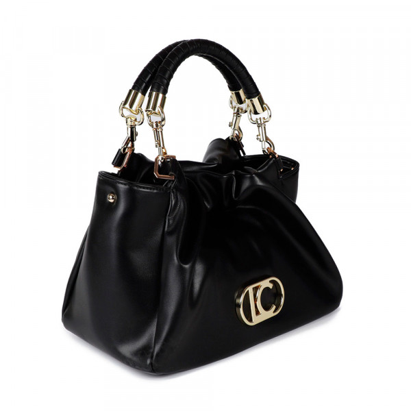 bolsa-de-ombro-com-detalhes-metalicos