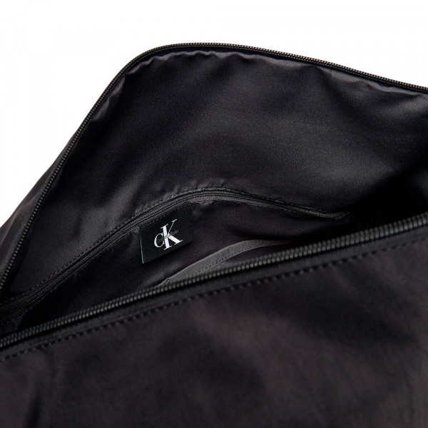 bold-weekender-bag