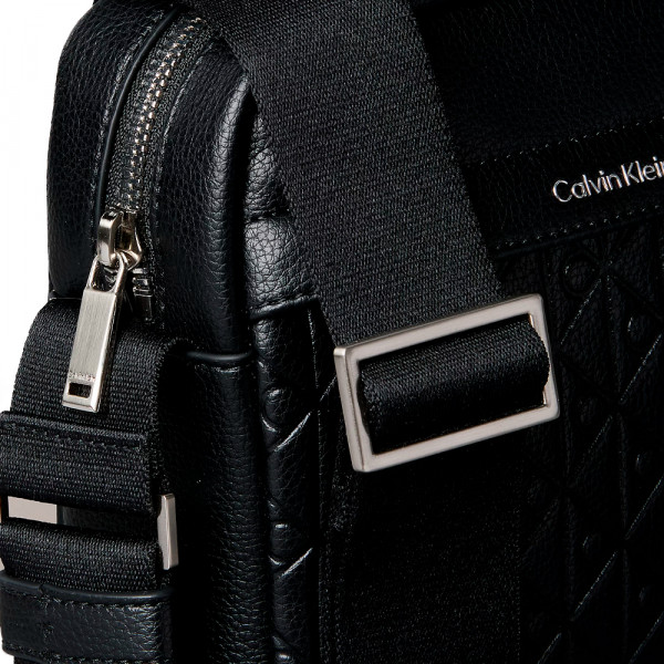 reporter-bag-with-engraved-iconic-logo reporter-bag-with-engraved-iconic-logo