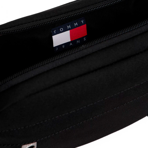 sac-ceinture-essentiel-avec-inscription