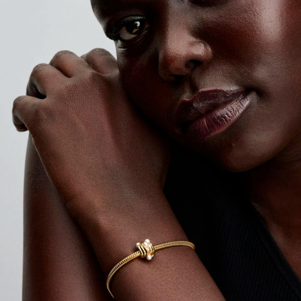 abstract-waves-charm-763915c01 abstract-waves-charm-763915c01