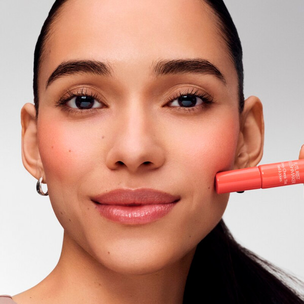 futurist-blushmaker-vloeibare-blush