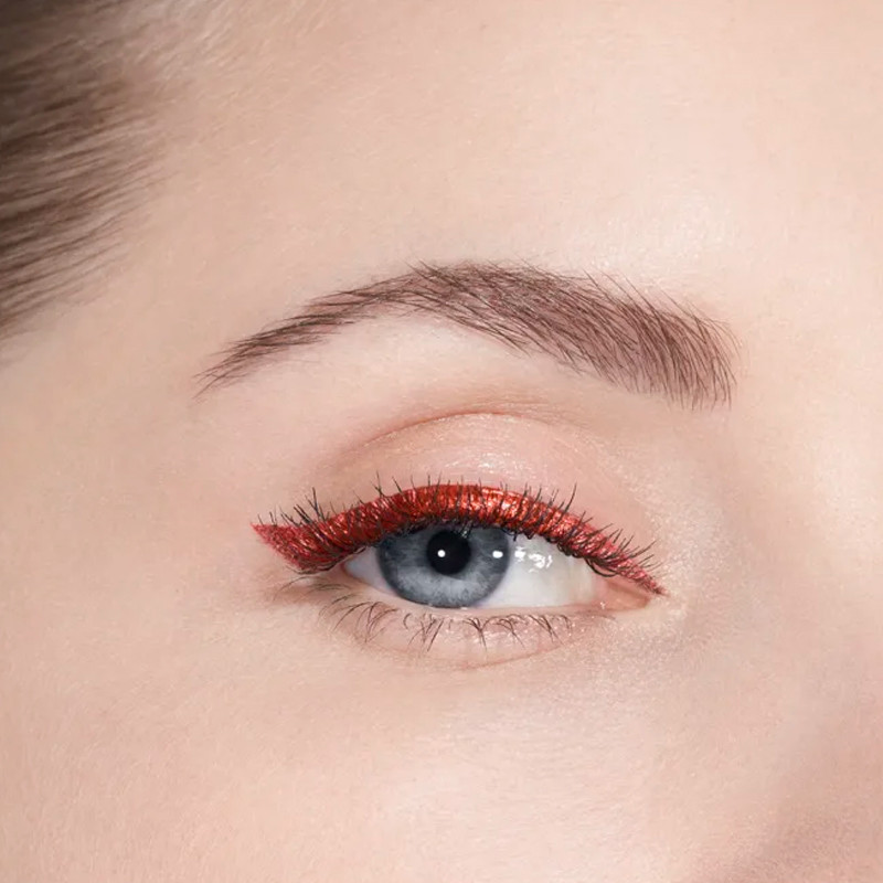 le-liner-de-chanel-high-precision-long-lasting-and-waterproof-liquid-eyeliner