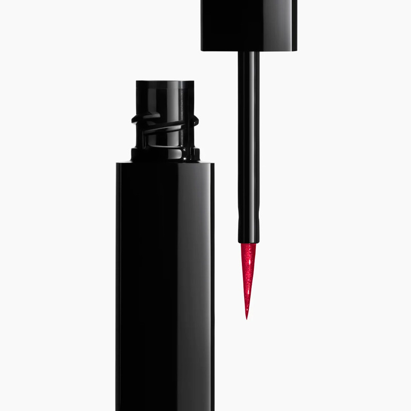 le-liner-de-chanel-eyeliner-liquido-de-alta-precision-larga-duracion-y-waterproof