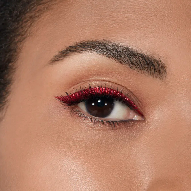 le-liner-de-chanel-zeer-nauwkeurige-langdurige-en-waterdichte-vloeibare-eyeliner