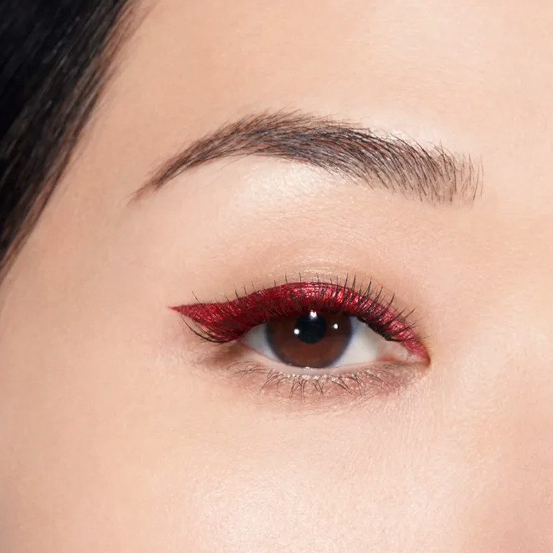 le-liner-de-chanel-eyeliner-liquido-de-alta-precision-larga-duracion-y-waterproof