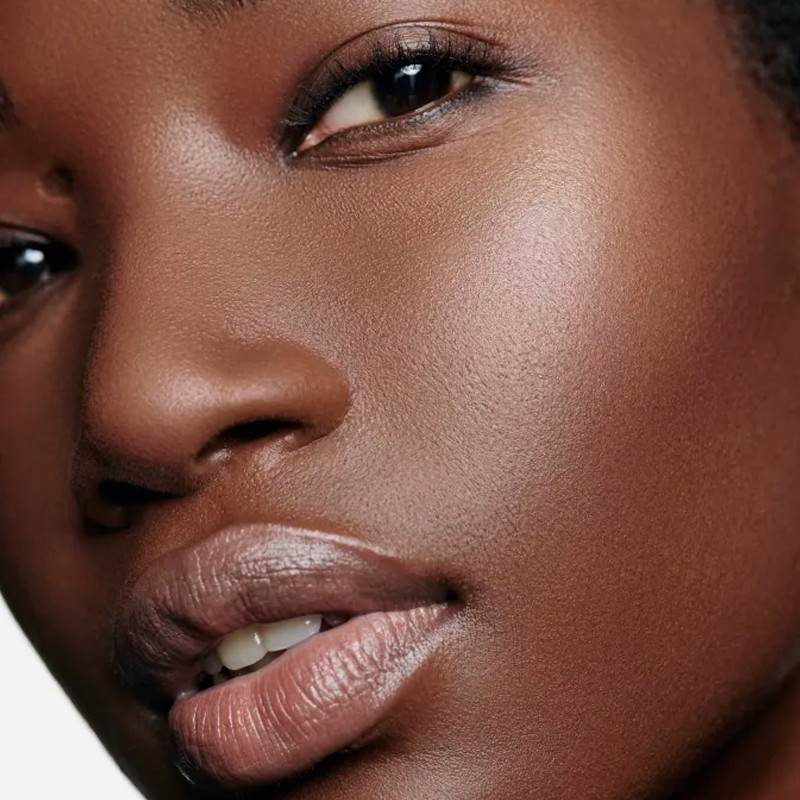 les-signes-de-chanel-blush-em-po-iluminador