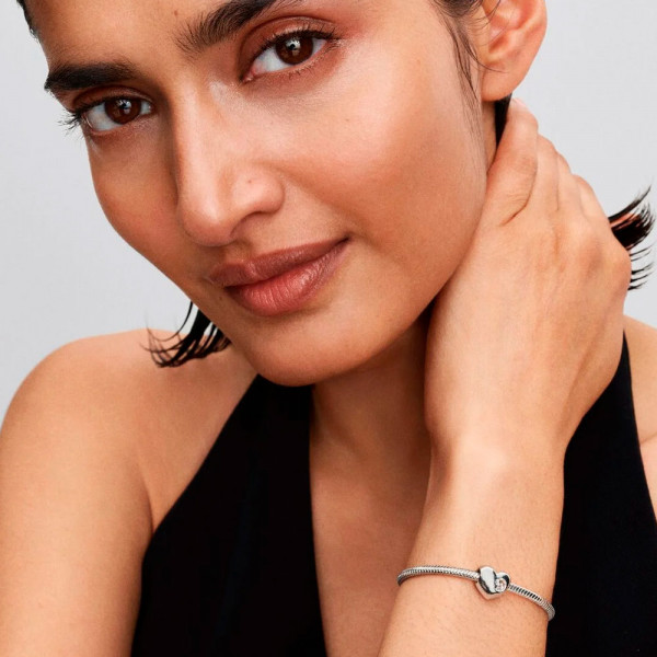 transparenter-edelstein-herzanhanger-794161c04