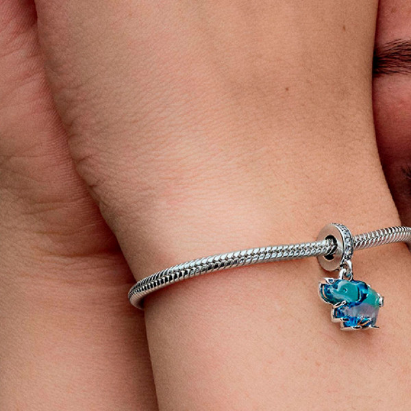 pingente-de-elefante-de-cristal-azul-793339c01