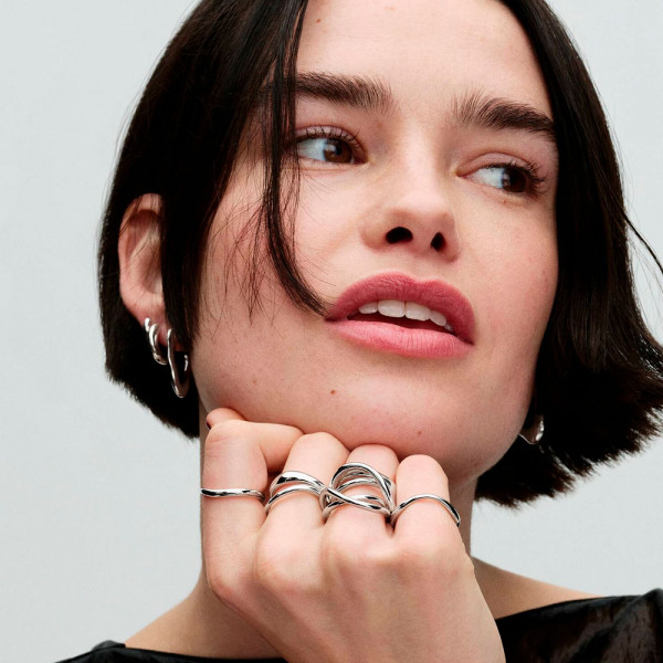 anello-a-fascia-di-forma-organica-193314c00