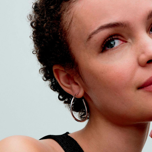 boucles-d-oreilles-creoles-ouvertes-de-42-mm-forme-organique-293299c00