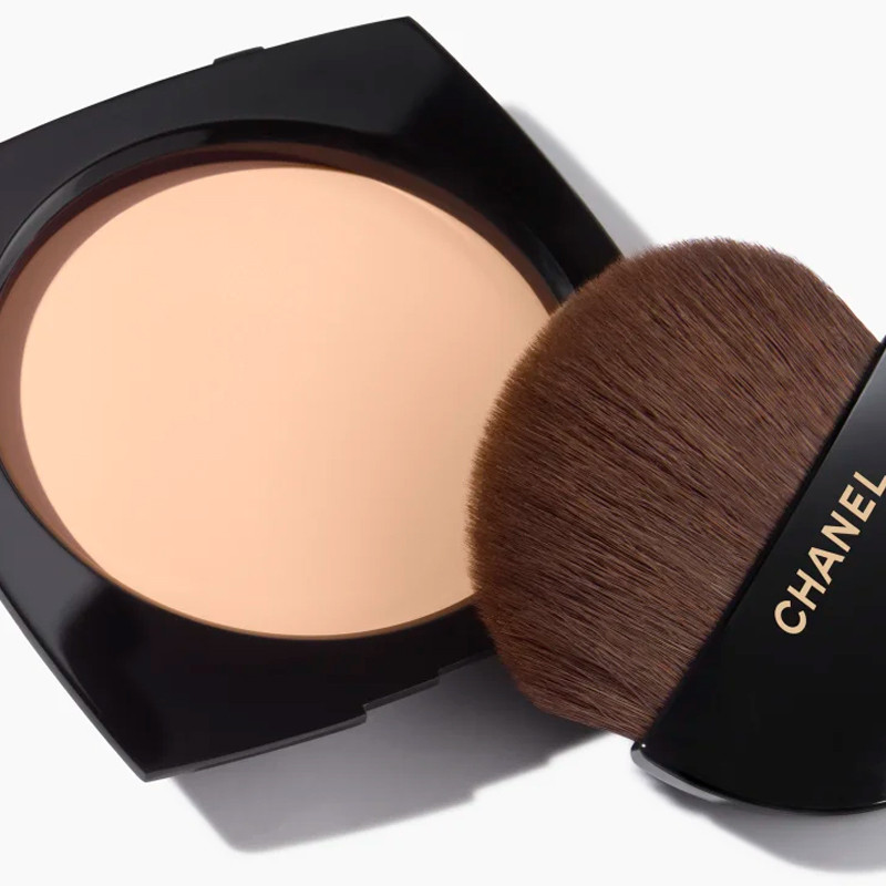 les-beiges-poudre-belle-mine-naturelle-aufladen