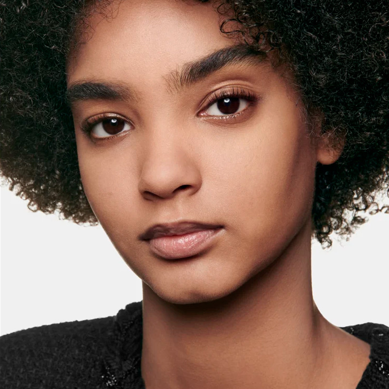 les-beiges-poudre-belle-mine-naturelle-aufladen