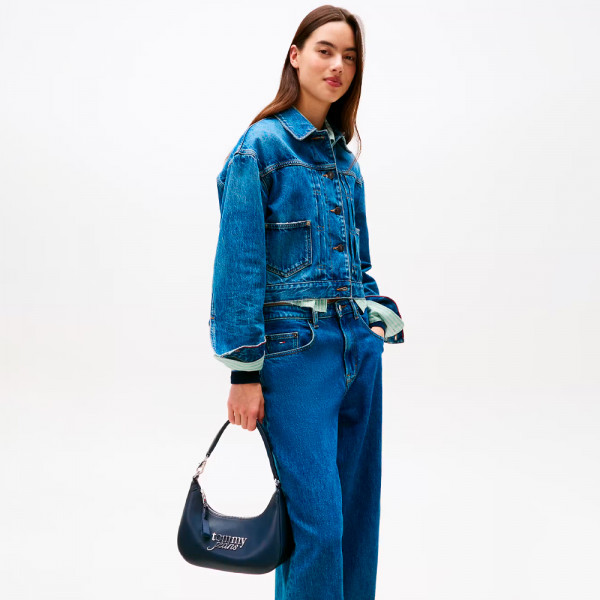 umhangetasche-mit-metallic-logo