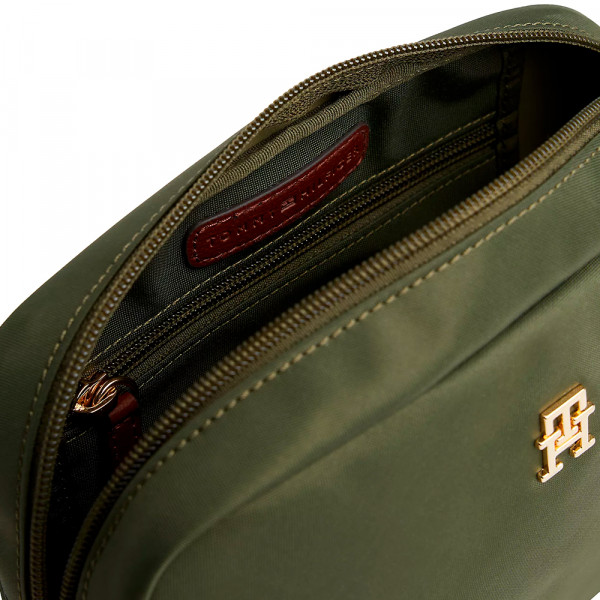 bolsa-de-ombro-em-tecido-tecnico