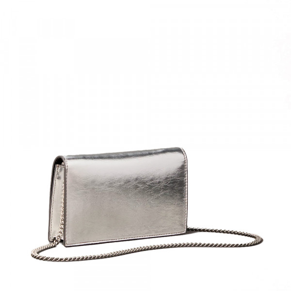 cartera-de-cadena-metalica-con-monograma