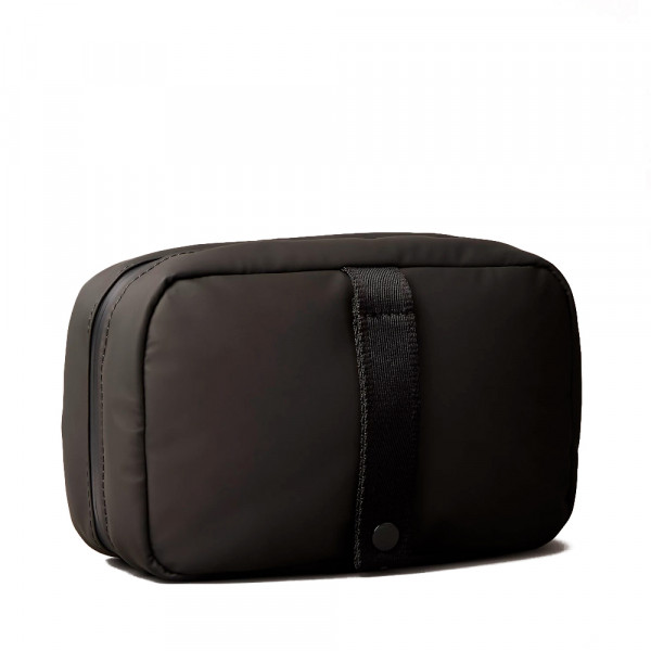 hanging-puffer-style-toiletry-bag