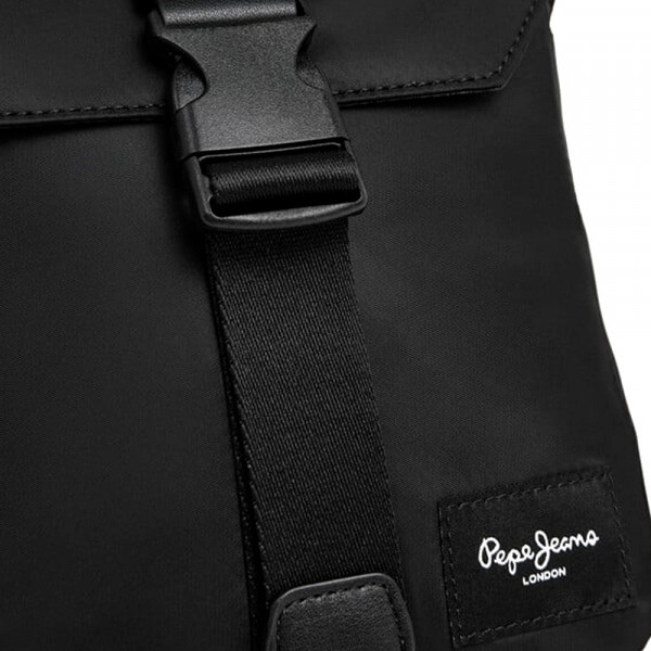 reporter-shoulder-bag-with-snap-closure