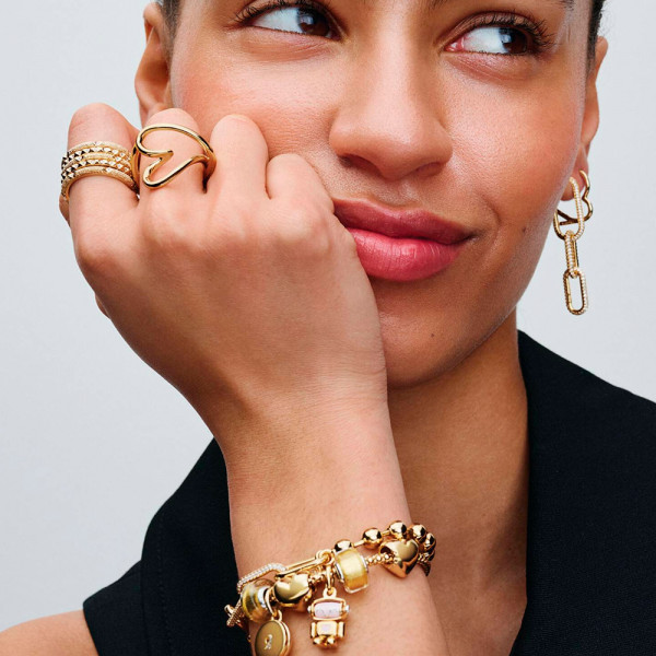 pulseira-com-elos-de-corrente-e-esferas-de-metal