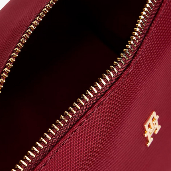 necessaire-com-inscricao-th-e-monograma