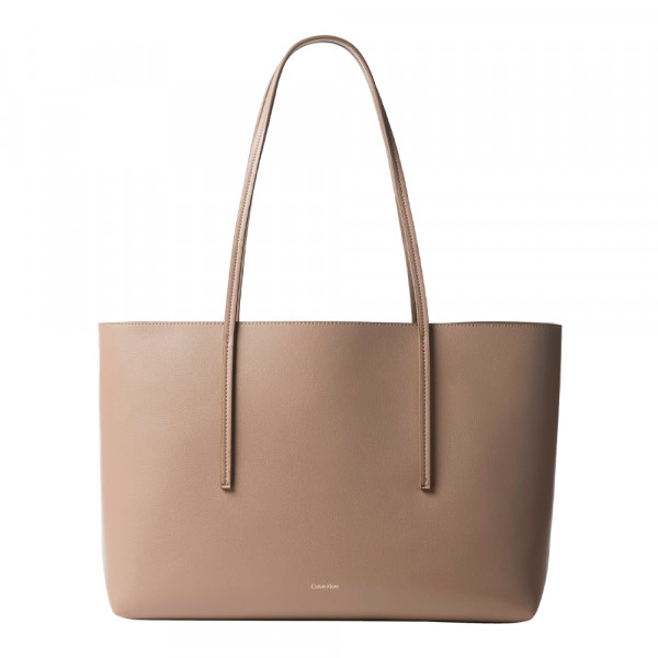 bolso-tote-con-logo-en-lamina-metalica